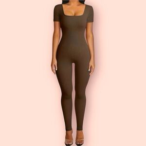 OQQ Women’s Yoga Ribbed Short Sleeve Square Neck workout Jumpsuit Large NWT